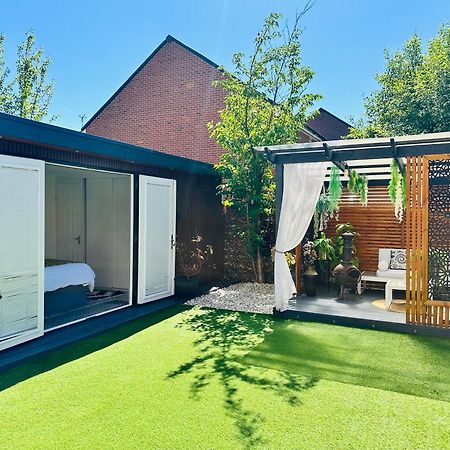 Meezee Pearl Double Bed Lodge With Free Parking Salford  Esterno foto
