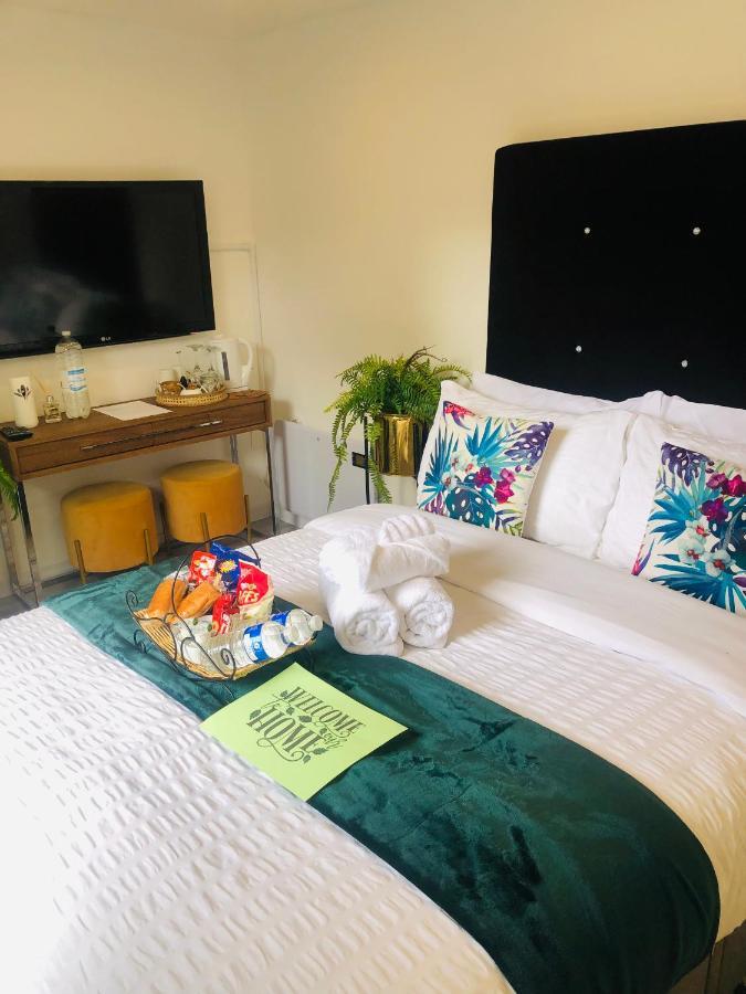 Meezee Pearl Double Bed Lodge With Free Parking Salford  Esterno foto