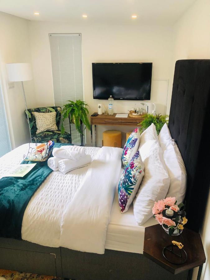 Meezee Pearl Double Bed Lodge With Free Parking Salford  Esterno foto